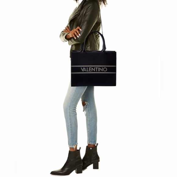 BNWT VALENTINO  VICTORIA LAVORO TOTE - Picture 14 of 16